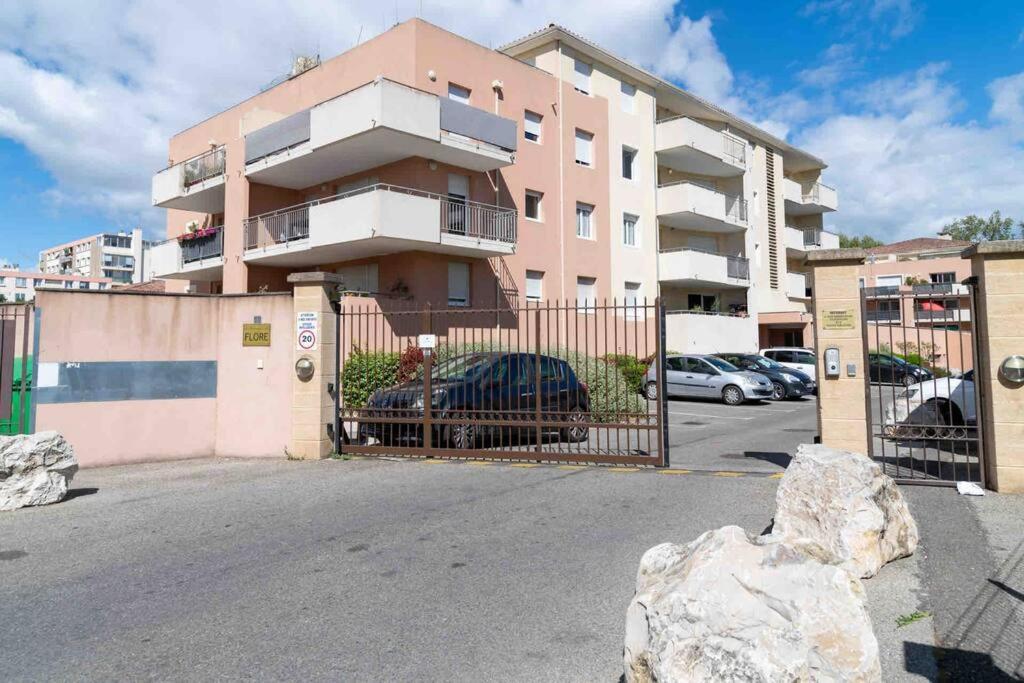 Appartement Avignon Garage-Spacieuse Terrasse Ngoại thất bức ảnh